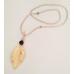 Collar largo con hoja